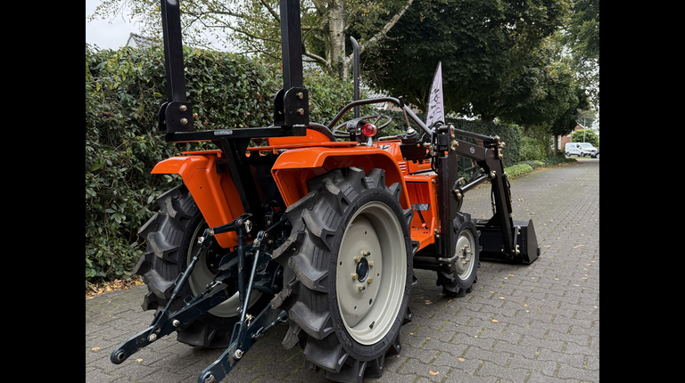 Kubota B1600 mit Frontlader ab 125 € pro Monat.